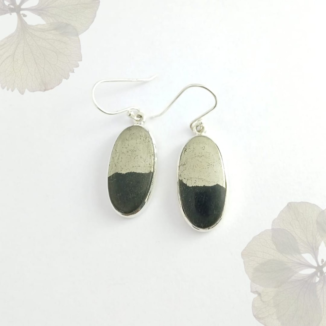 Oval Silver and Black Apache Gold Silver Earring