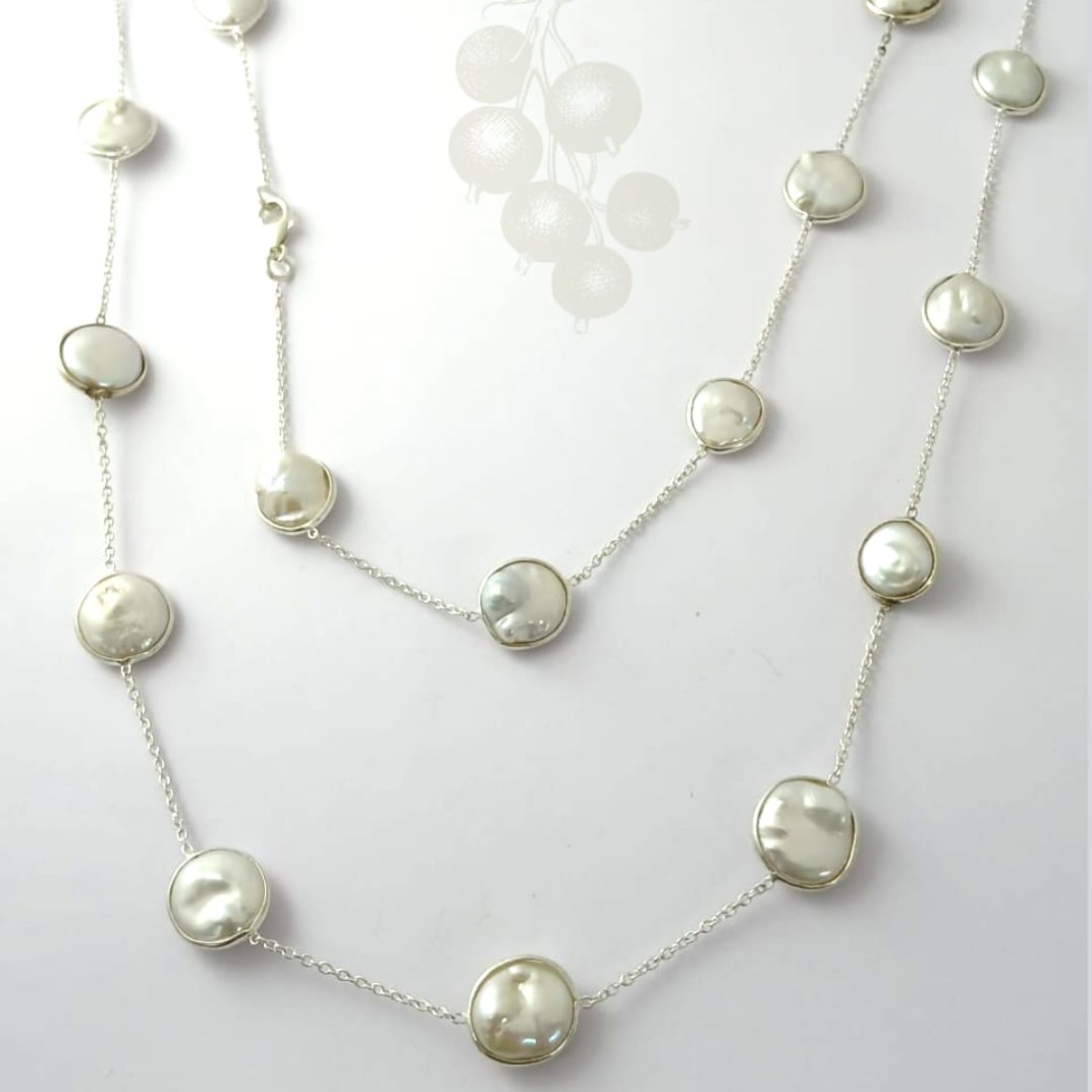 Round Ivory Pearl Silver Necklace