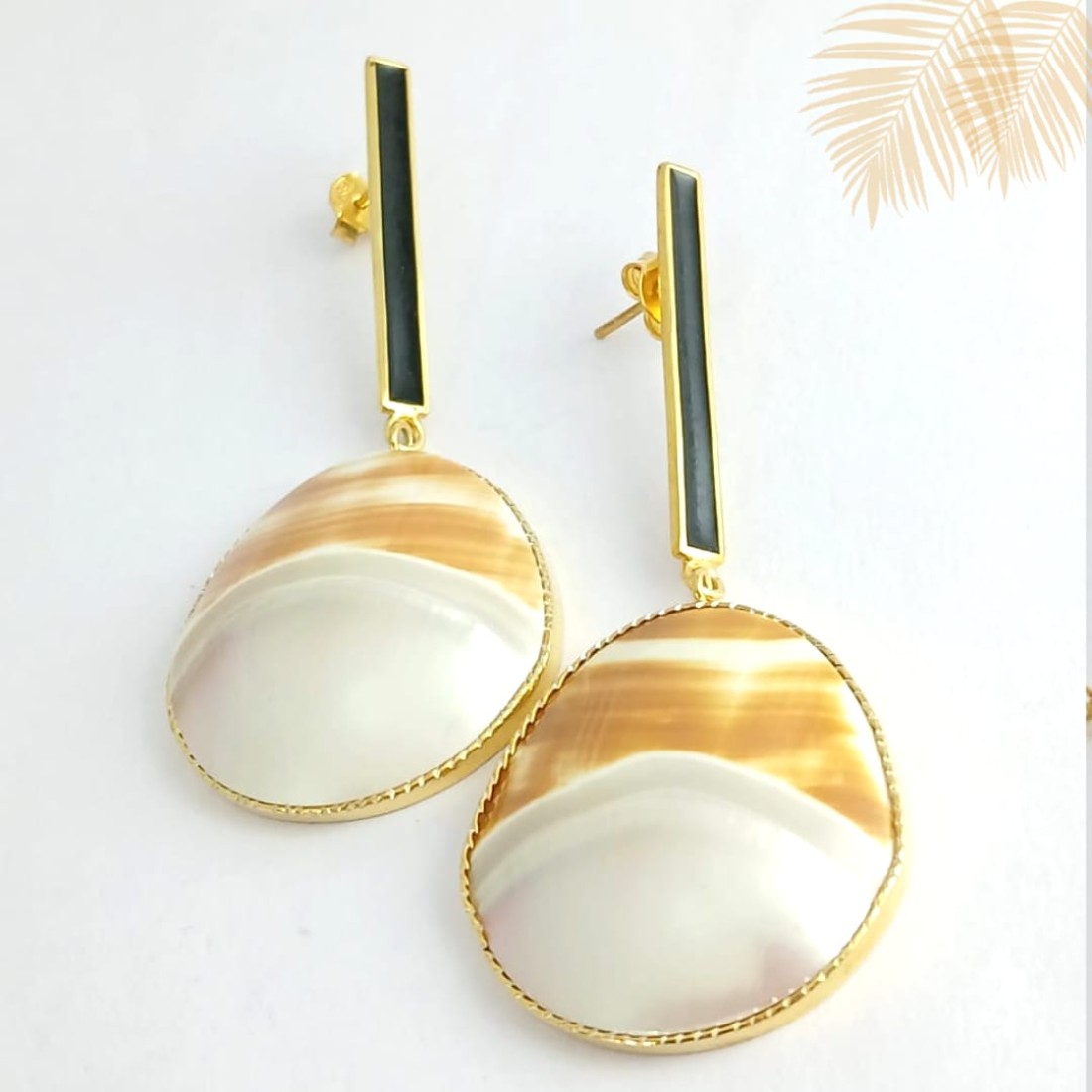  Mother Of Pearl Shell Silver Earring 