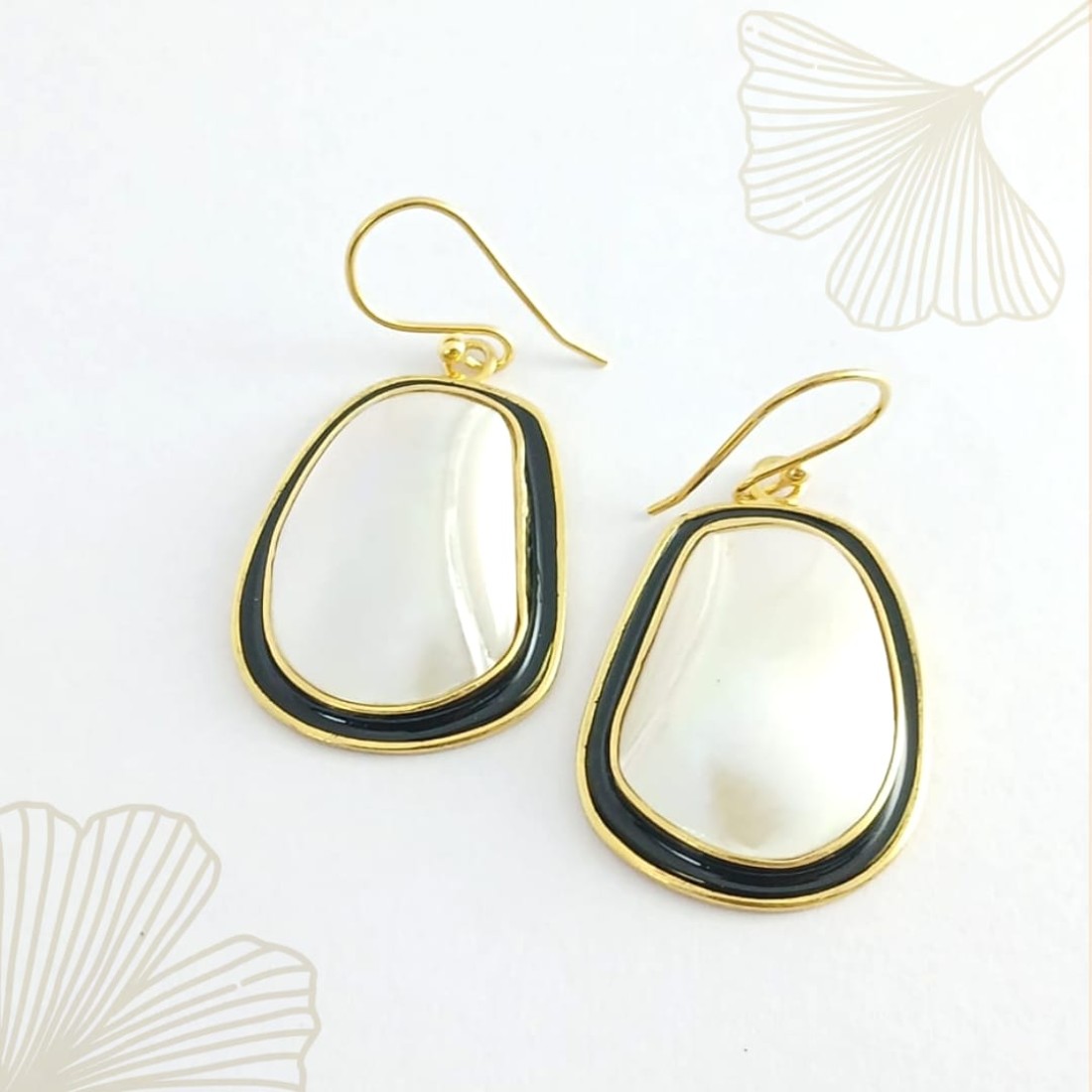 Oval Ivory Shell Silver Earring