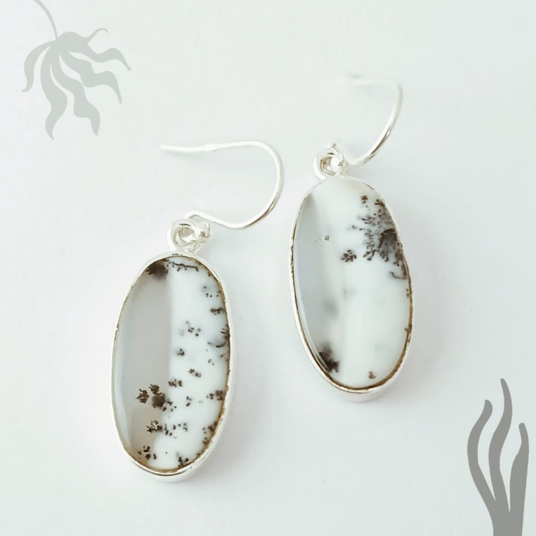 Oval White and Grey Dendritic Agate Silver Earring