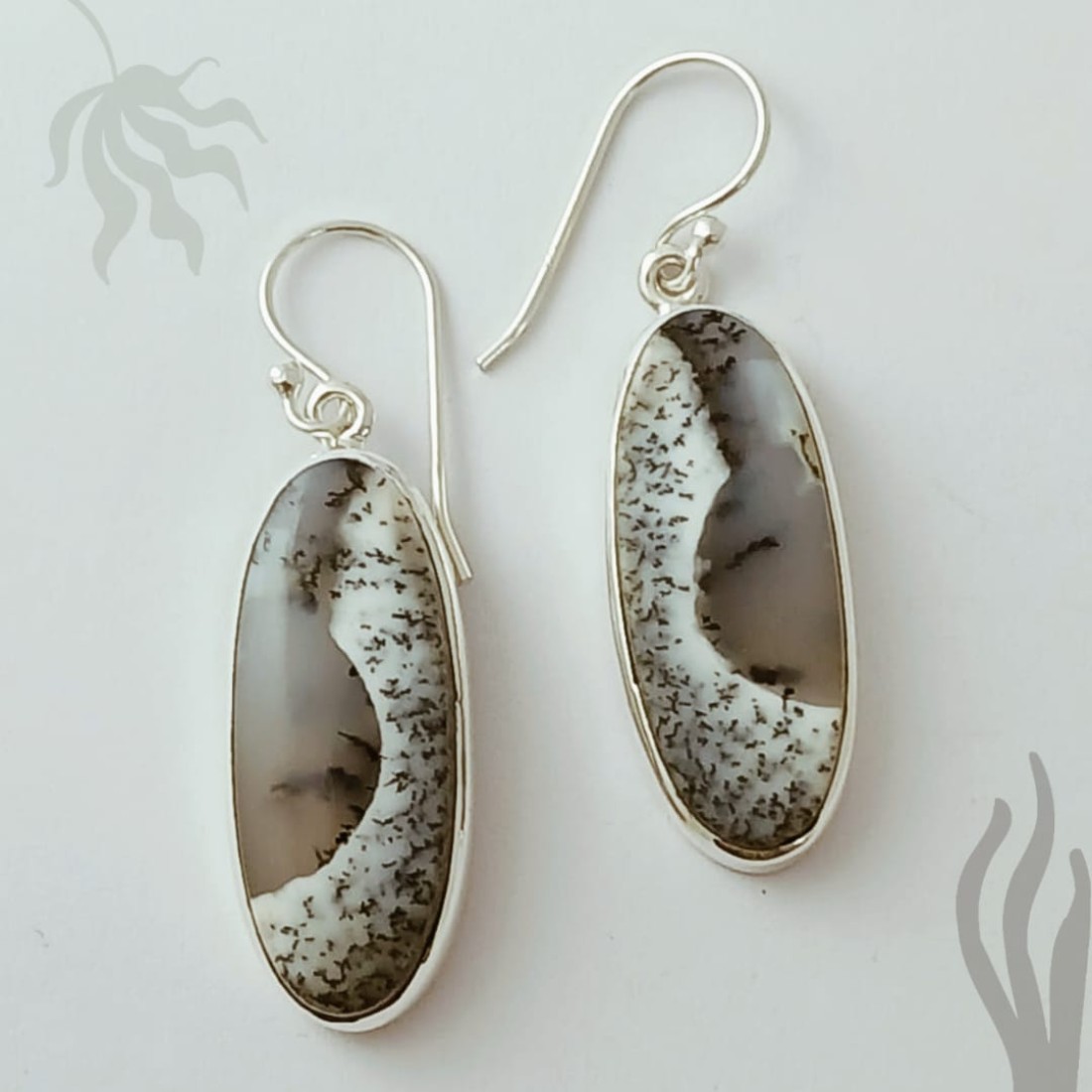 Oval  White and Grey Dendritic Agate Silver Earring